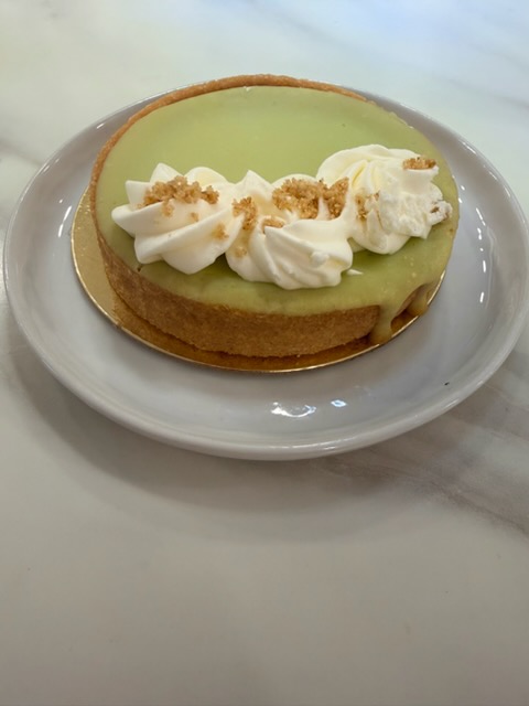 Pistachio tart with green pistachio cream